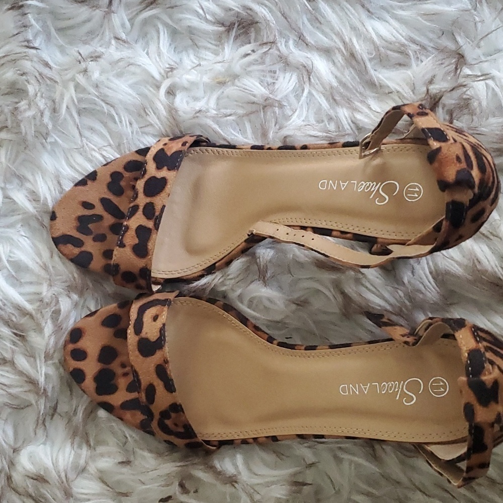 Shoe Land Tiger Print BlockHeel Sandals. Size 11 🌴
